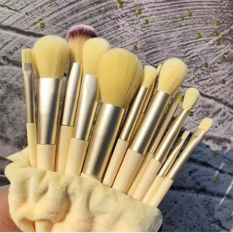 13-Piece Professional Yellow Makeup Brush Set with Ultra Soft Bristles for Foundation, Contouring, and Eye Makeup